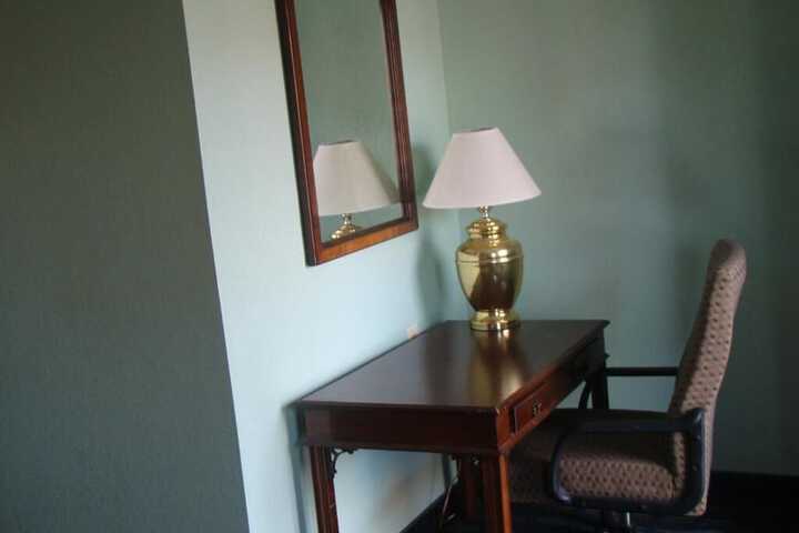 Room 2 of 6