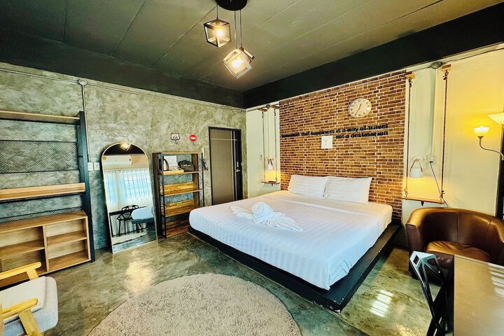 Room 37 of 67