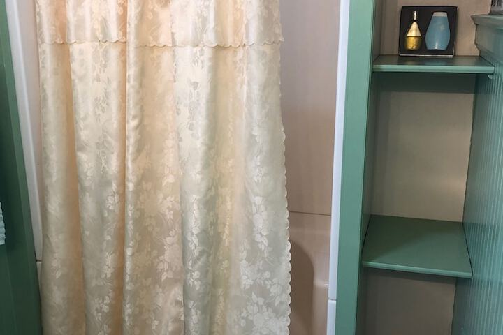 Room 32 of 44