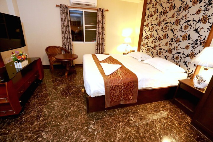 Room 5 of 35
