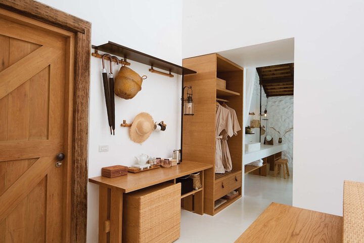 Room 6 of 72