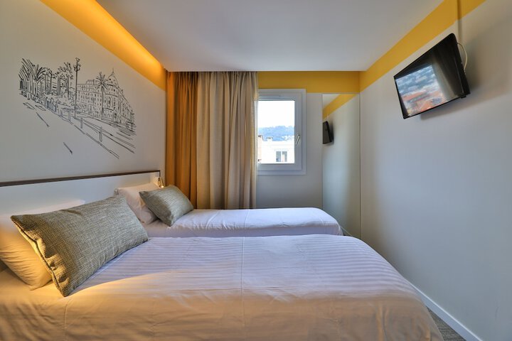 Room 15 of 80