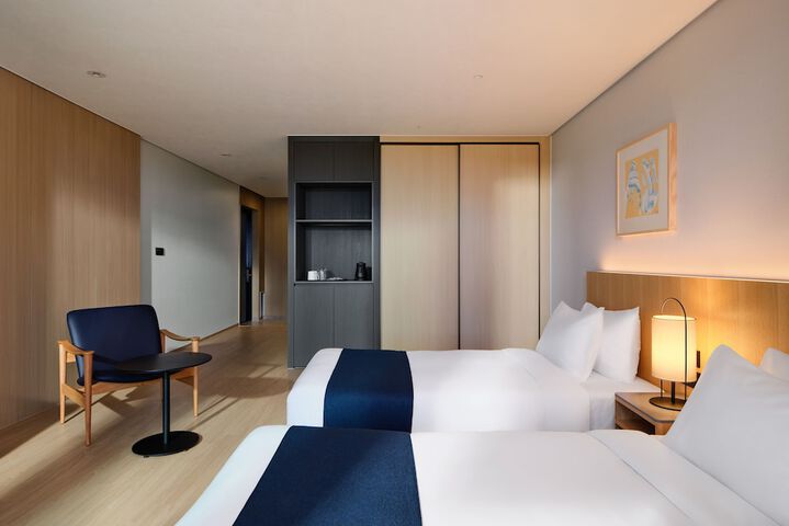 Room 14 of 49