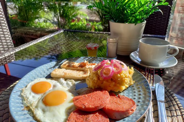Breakfast/Coffee Service 30 of 44