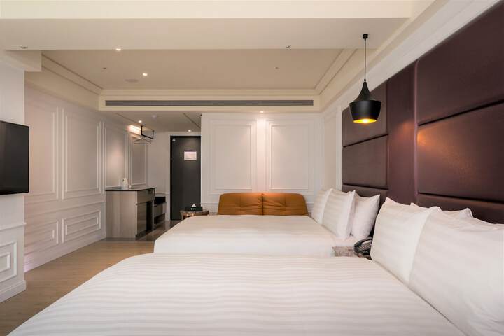 Room 10 of 37