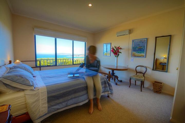 Room 4 of 12