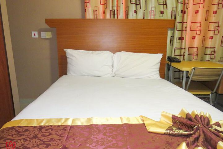 Room 54 of 119