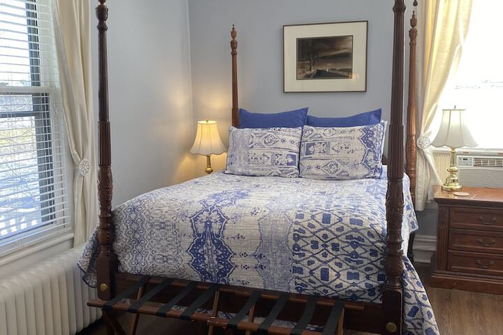 Room 18 of 48