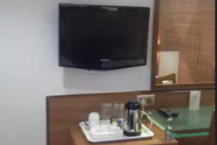 Room 15 of 27