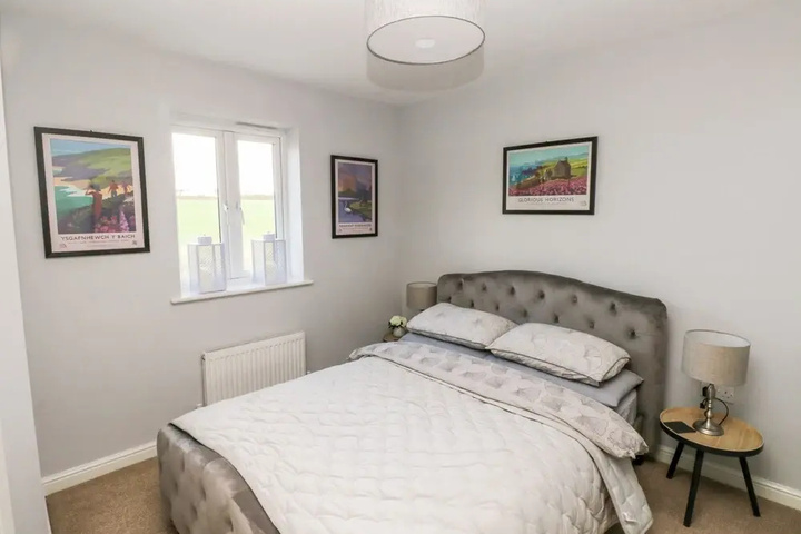10 Belfrey Close