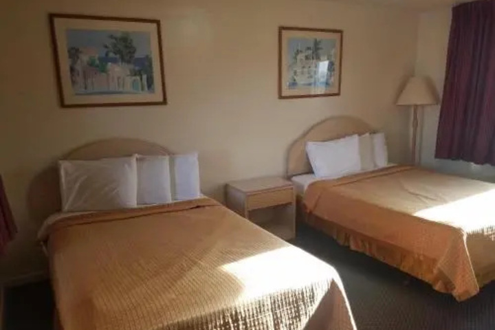 Room 3 of 11