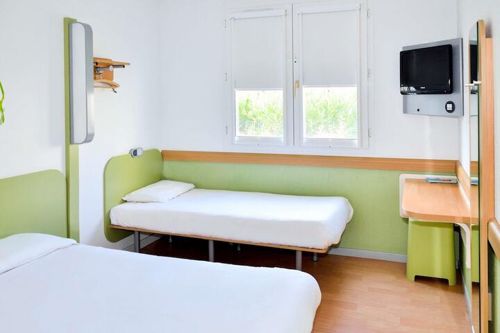 Room 6 of 36