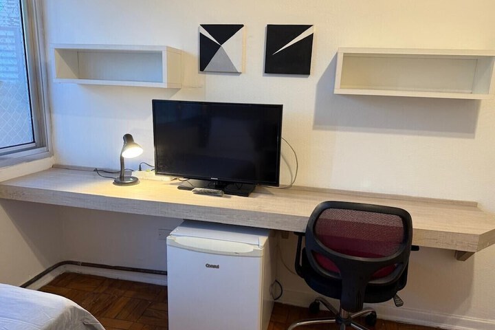 Room 6 of 27