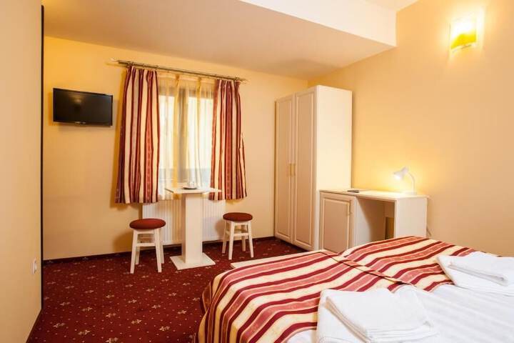 Room 2 of 24
