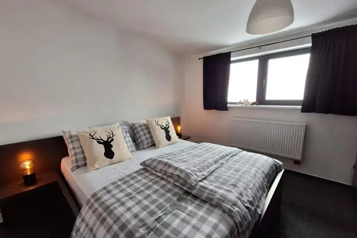 Room 4 of 17