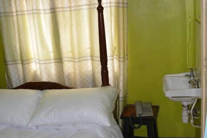Room 15 of 24