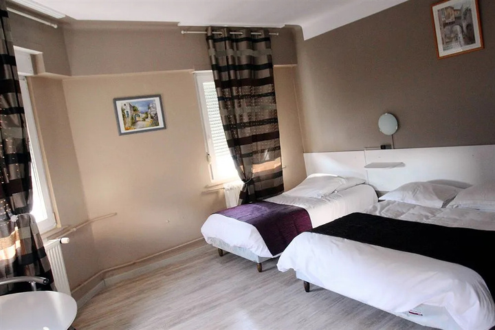 Room 6 of 15