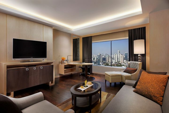 Room 102 of 277