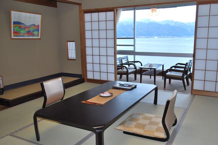 Room 3 of 25