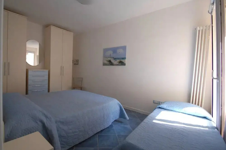 Room 5 of 14