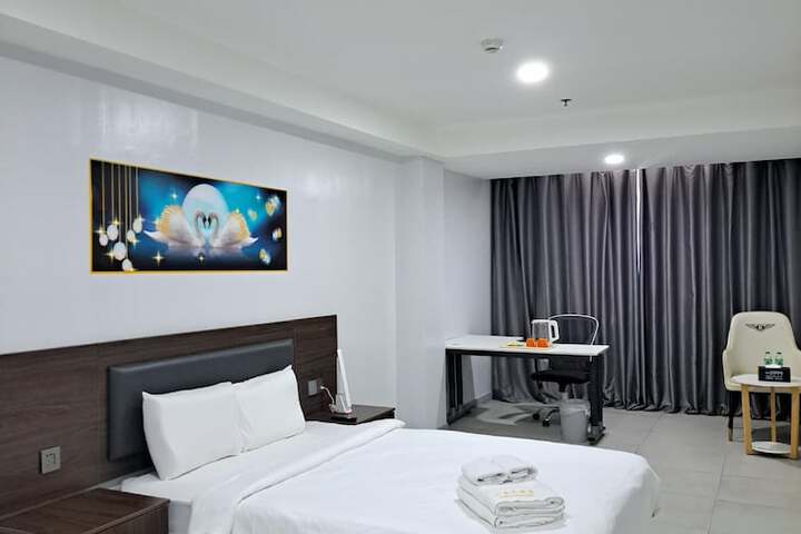 Room 18 of 32