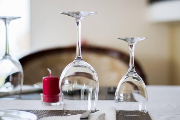 Dining 38 of 47