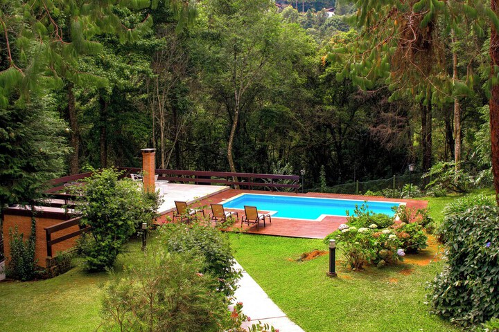 Pool 64 of 122