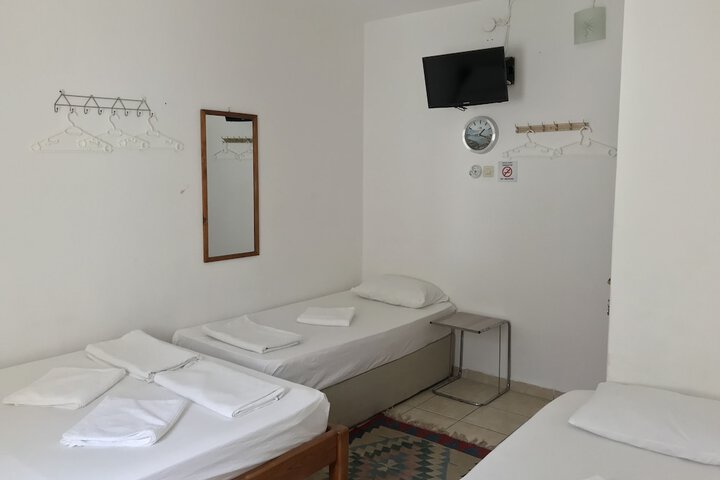 Room 30 of 99