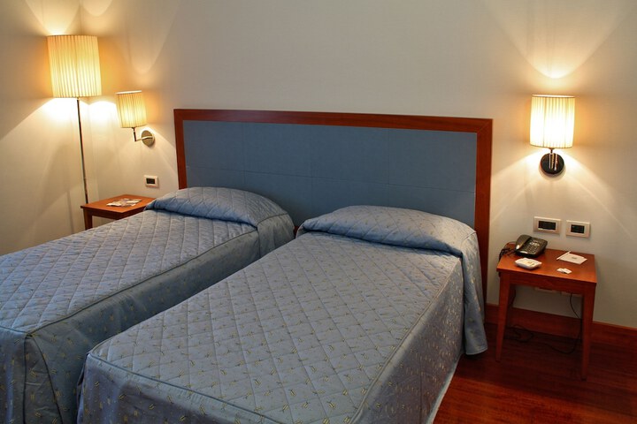 Room 14 of 38