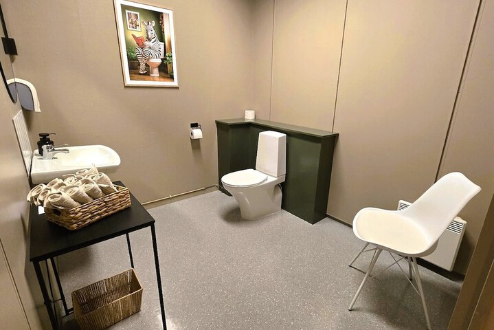 Room 34 of 54