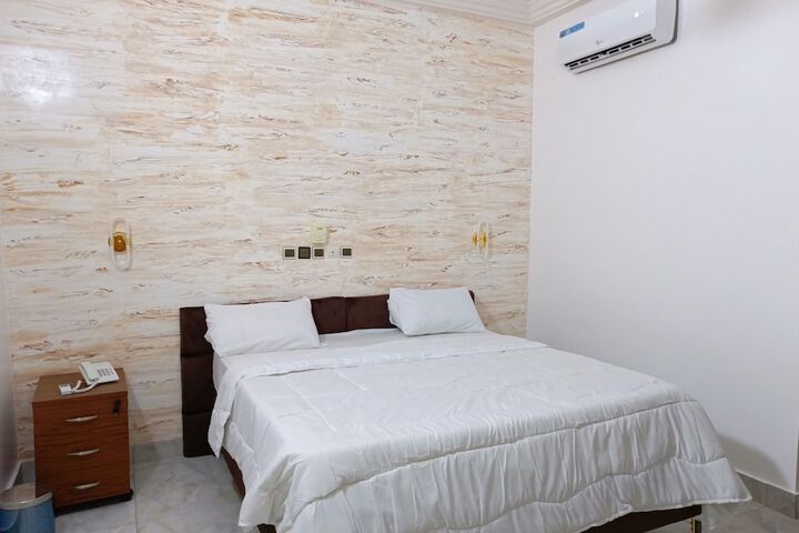 Room 7 of 44