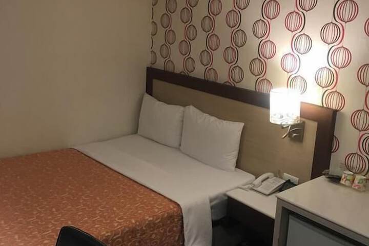 Room 25 of 33