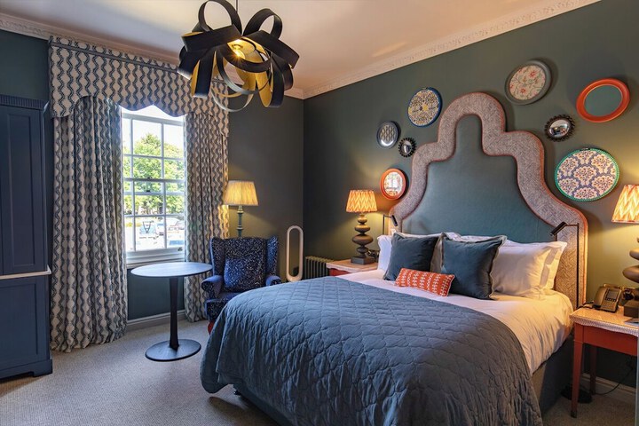 Room 33 of 70