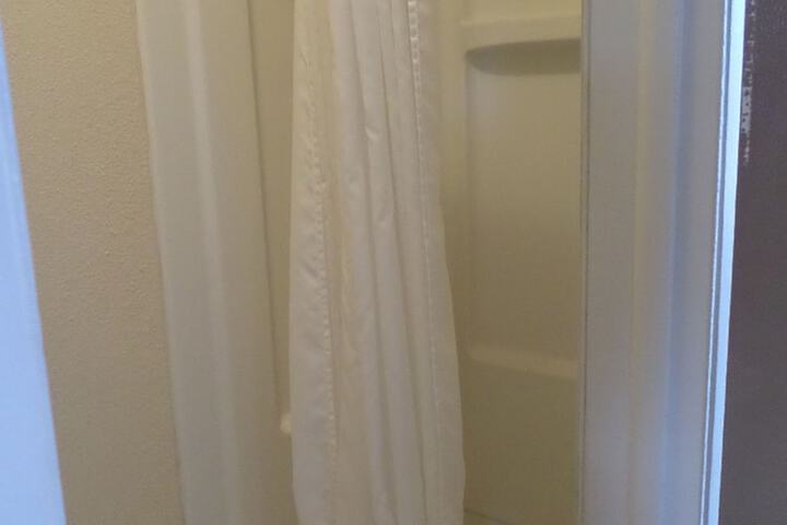Room 14 of 37