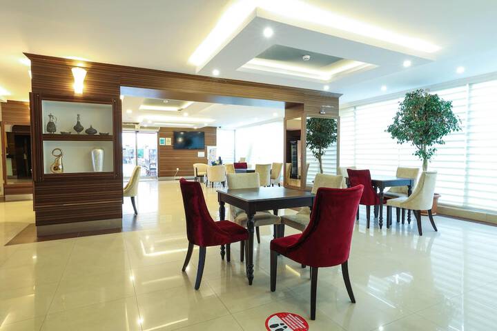 Entrance & Lobby