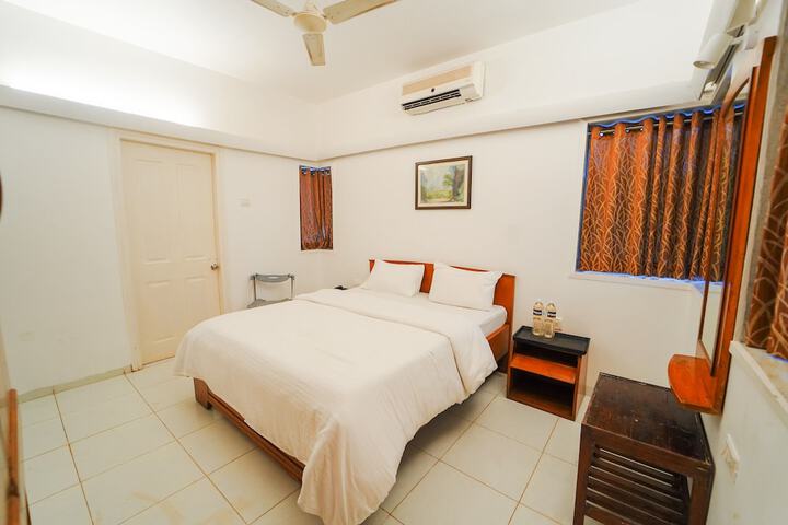 Room 5 of 43