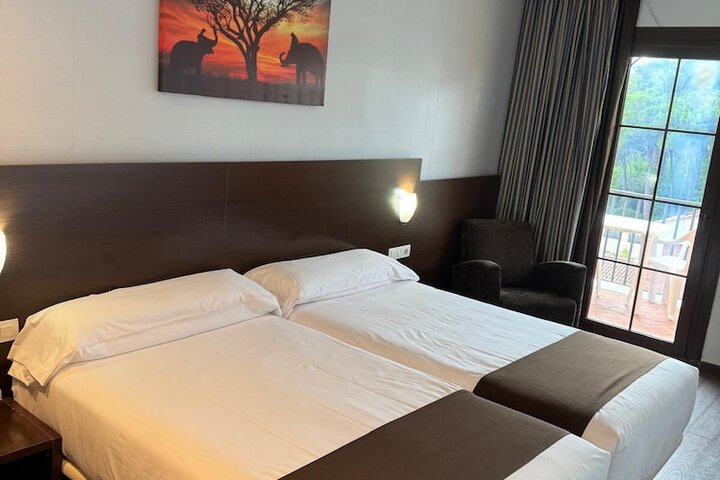 Room 10 of 25