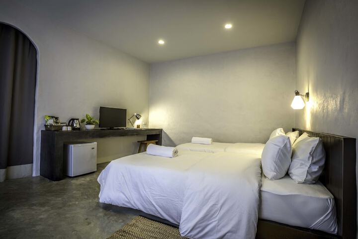 Room 6 of 60