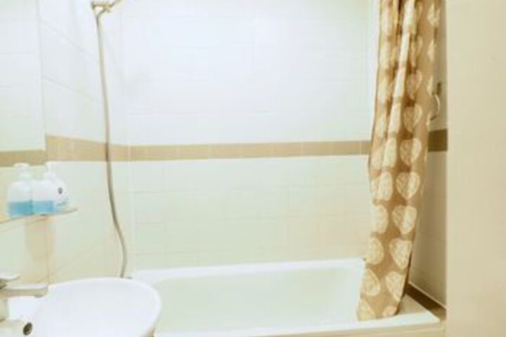 Room 5 of 96