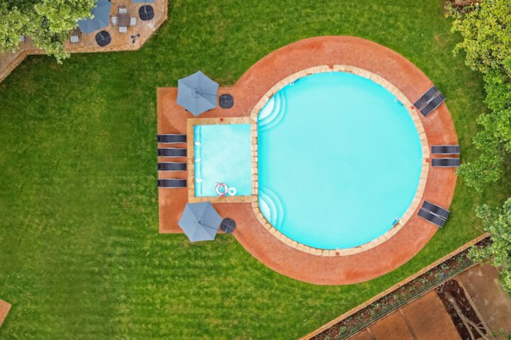 Hotel with Pool