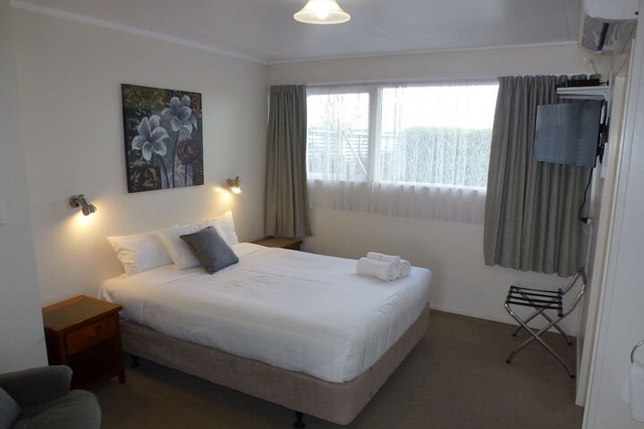Room 33 of 89