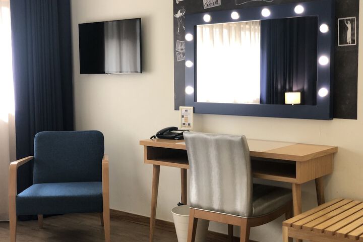 Room 29 of 49