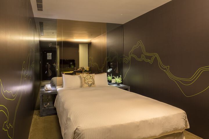 Room 18 of 79