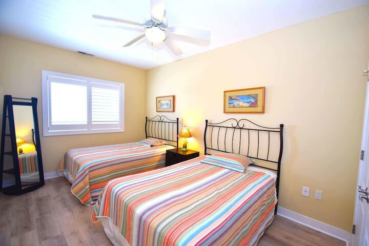 Room 5 of 18