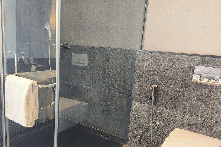 Room 55 of 99