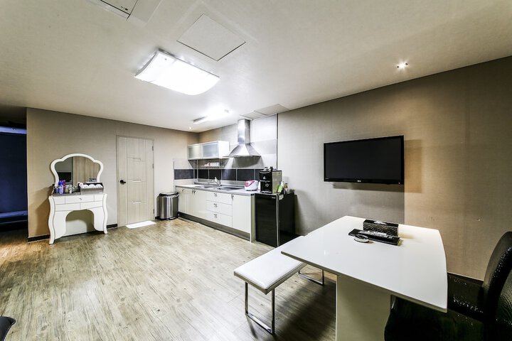 Room 48 of 95