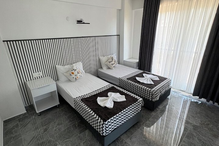 Room 12 of 38