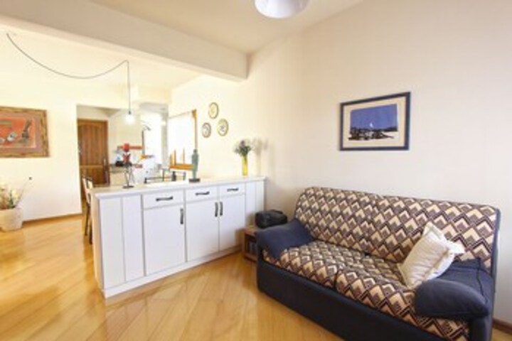 Room 10 of 13