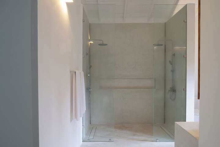 Room 16 of 53