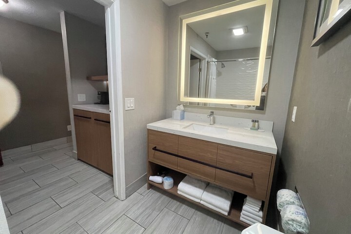 Room 14 of 18